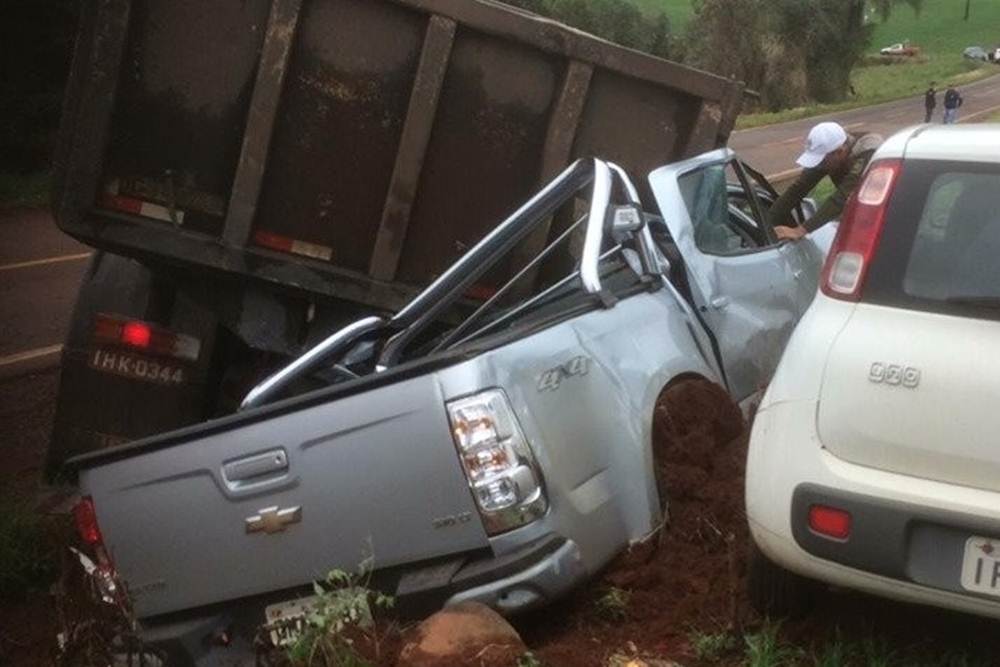 Motorista morre após ter veículo atingido por caminhão que perdeu o freio