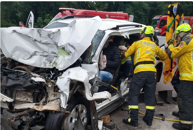 Grave acidente entre três veículos é registrado no Gôio-En