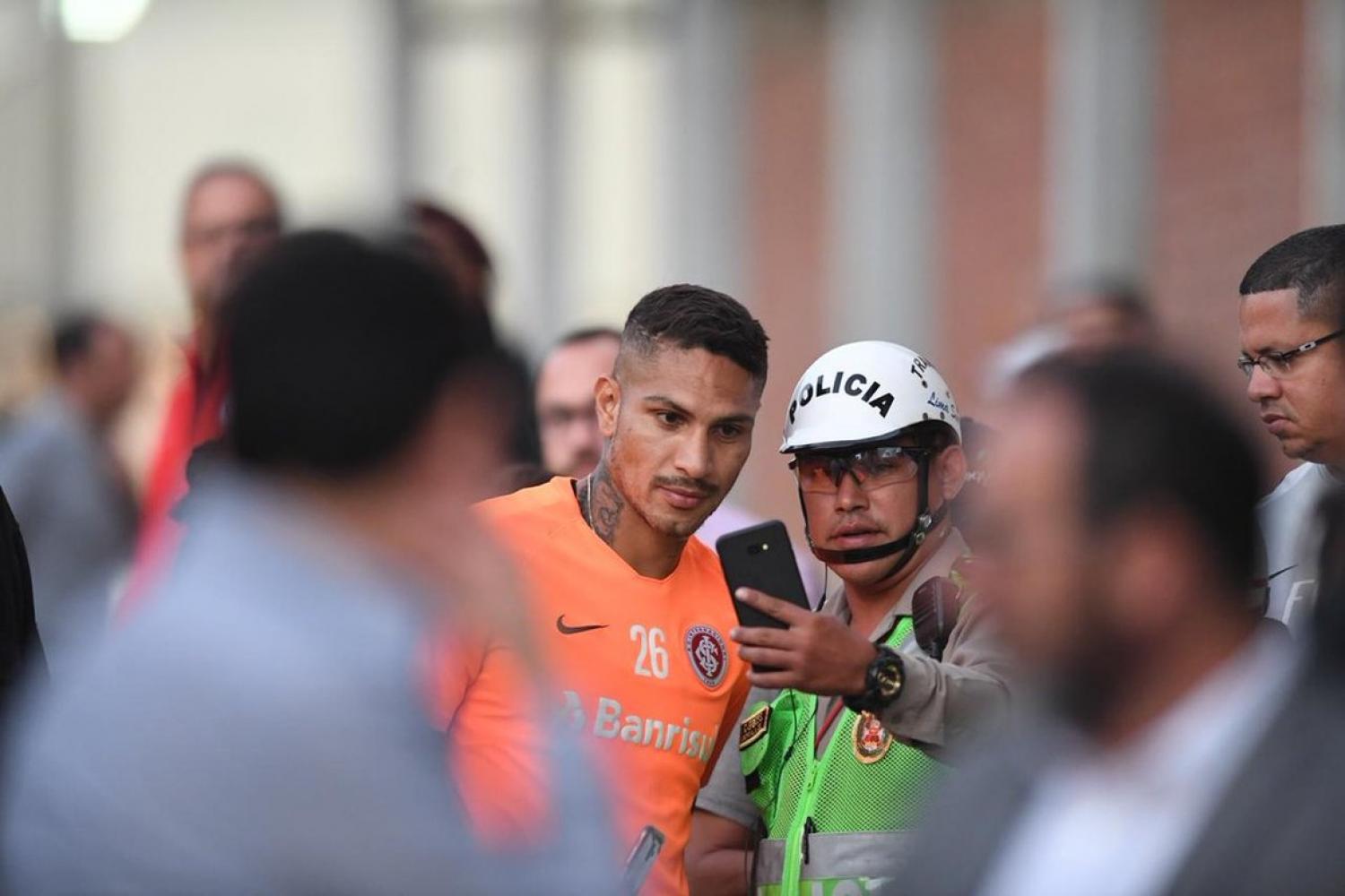 Com holofotes sobre Guerrero e Nico de goleiro, Inter faz rachão antes de enfrentar Alianza Lima