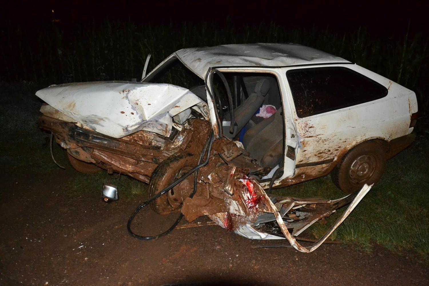 Homem fica preso as ferragens em colisão na ERS 324, em Três Palmeiras