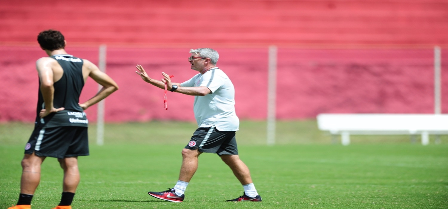 Odair fecha treino e mantém mistério sobre time do Inter para pegar o Vitória