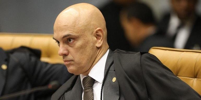 Moraes anuncia prisão para quem espalhar fake news em 2022