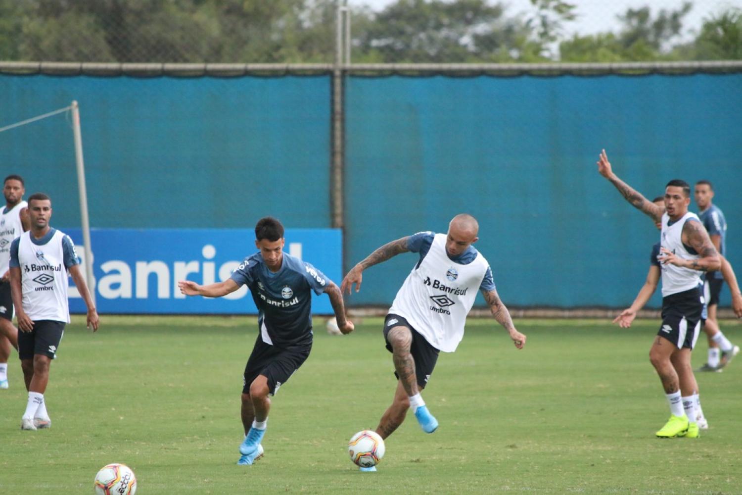 Renato fecha treino e define Grêmio para a estreia no Gauchão; veja a provável escalação