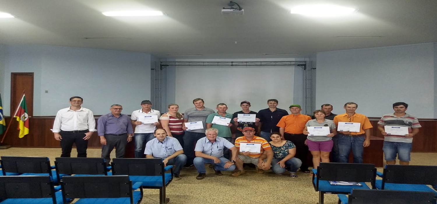 Cooper A1 de Alpestre, encerra curso de capacitação para agricultores do município