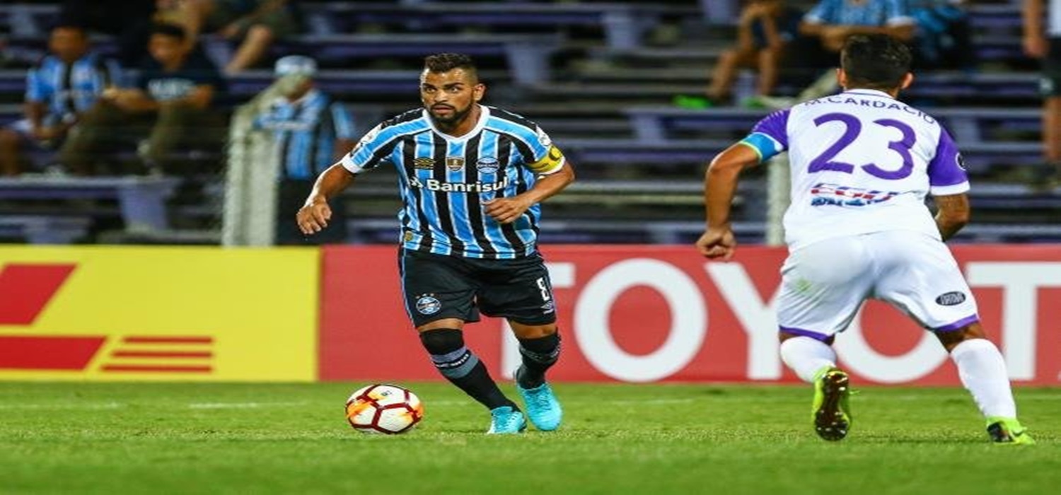 Grêmio deixa vitória escapar no fim do jogo contra o Defensor