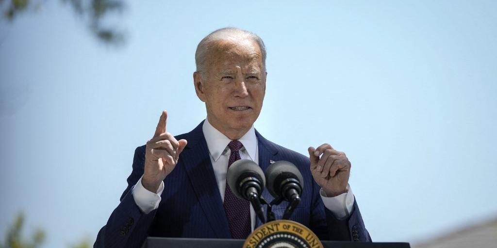 Biden anuncia plano de US$ 1,8 trilhão a famílias, com impostos para mais ricos