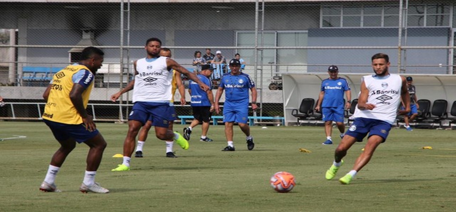 Substituto de Renato comanda treino do Grêmio antes de jogo com Brasil de Pelotas