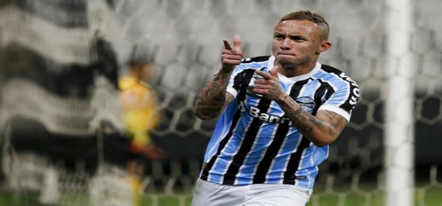 Com mudanças no time, Grêmio vence o Corinthians em São Paulo