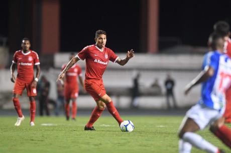 Com gol de Guerrero, Inter vence o Paysandu e se garante nas quartas da Copa do Brasil