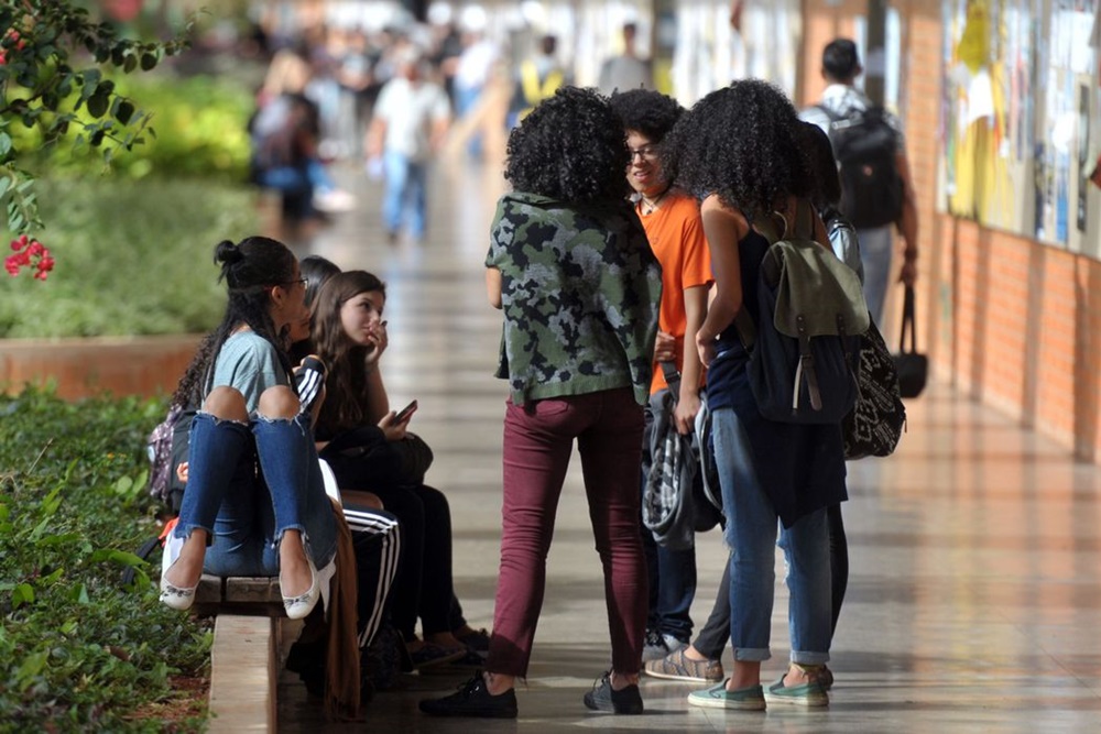 Estado analisa pedido para tornar obrigatória a presença de alunos em sala de aula