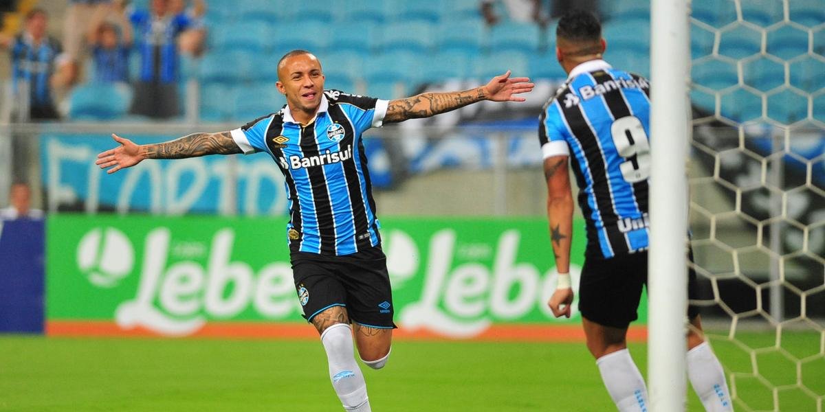 Grêmio goleia o Esportivo e garante vaga na semifinal do turno do Gauchão