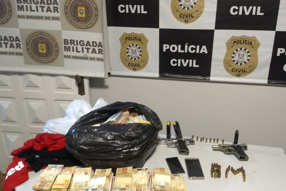 Cerca de R$ 400 mil foram recuperados pela polícia em Alpestre após assalto